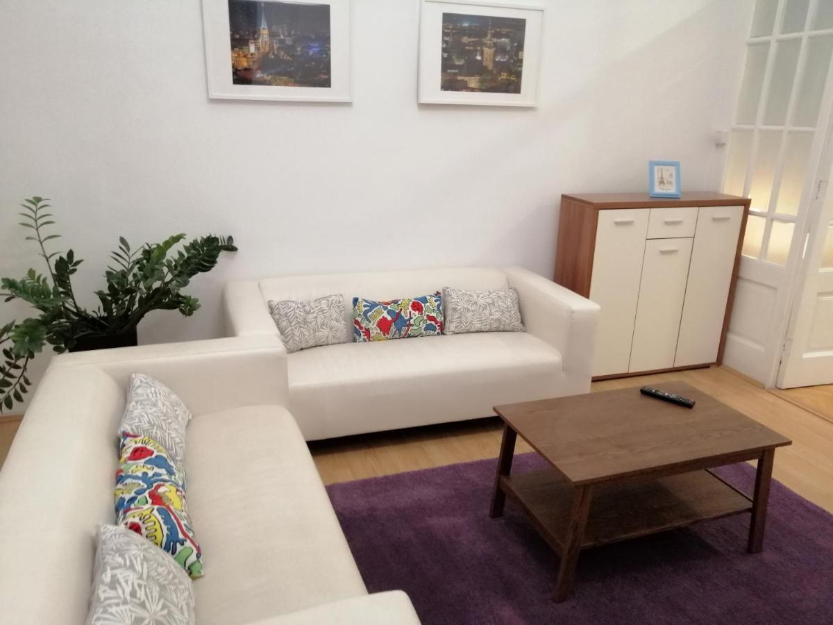 Filinhome Zmaj Jovina Suite Нови Сад Екстериор снимка