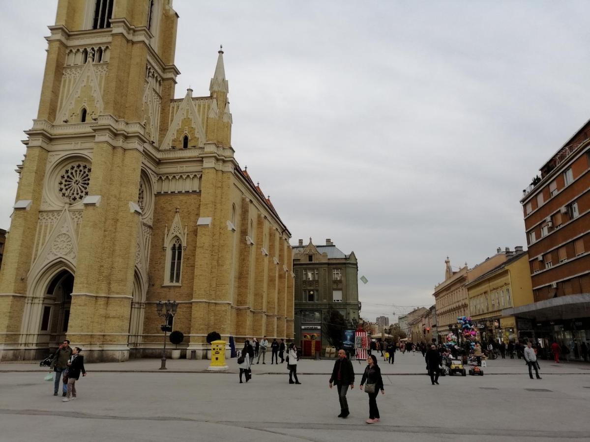 Filinhome Zmaj Jovina Suite Нови Сад Екстериор снимка