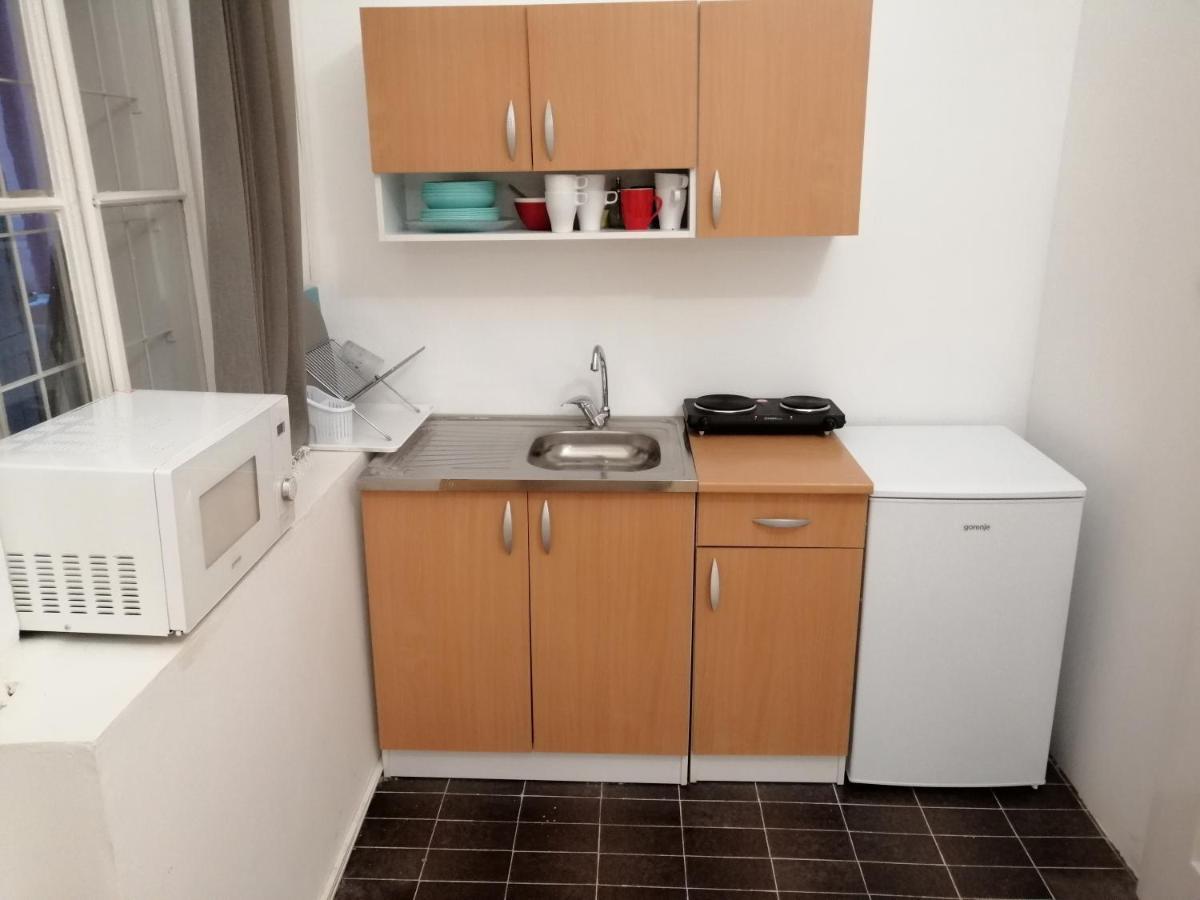Filinhome Zmaj Jovina Suite Нови Сад Екстериор снимка