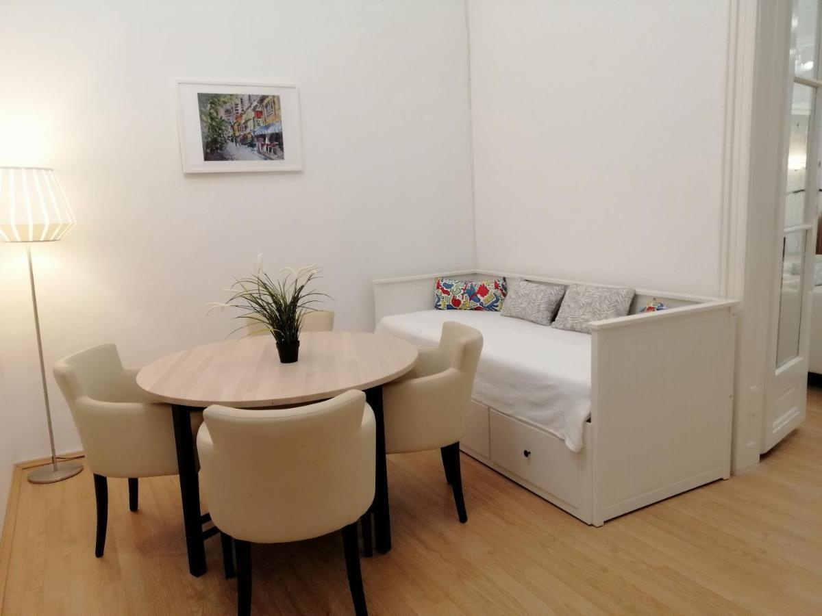 Filinhome Zmaj Jovina Suite Нови Сад Екстериор снимка