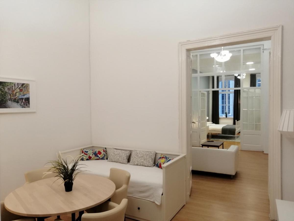 Filinhome Zmaj Jovina Suite Нови Сад Екстериор снимка