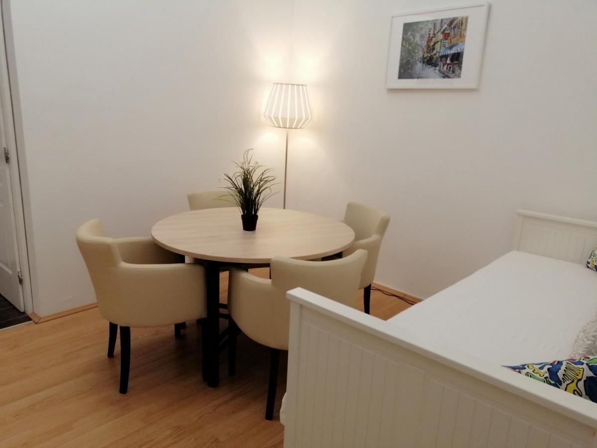 Filinhome Zmaj Jovina Suite Нови Сад Екстериор снимка