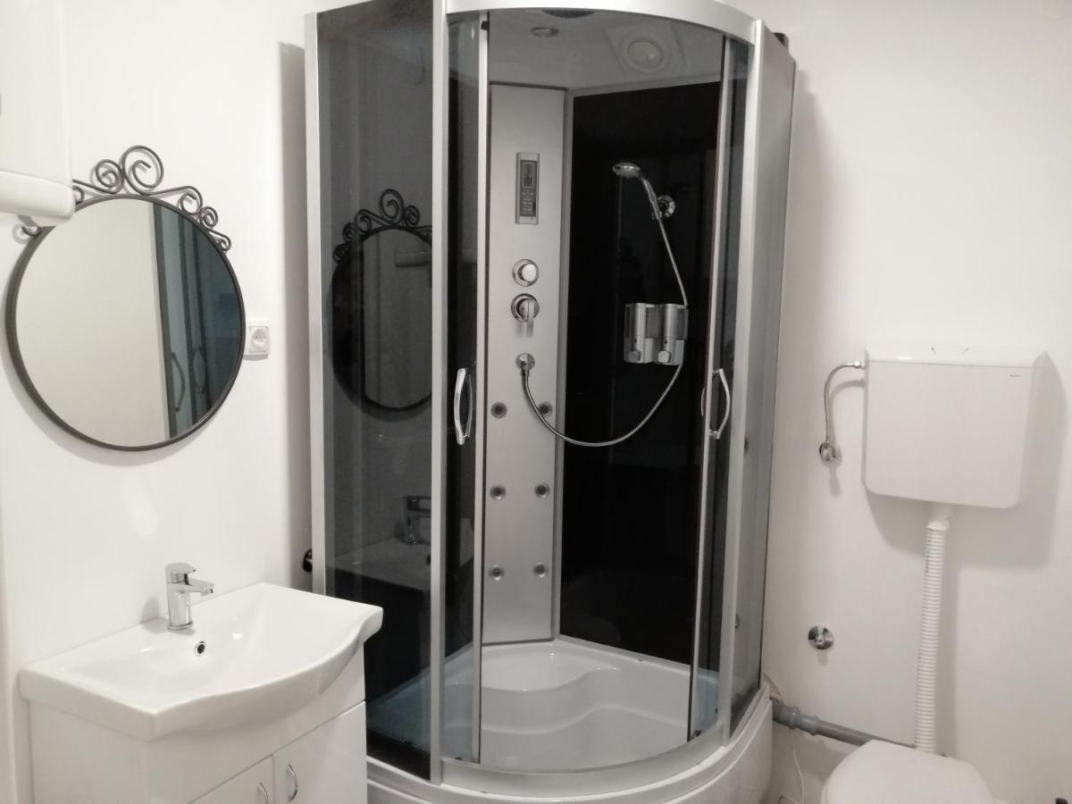 Filinhome Zmaj Jovina Suite Нови Сад Екстериор снимка
