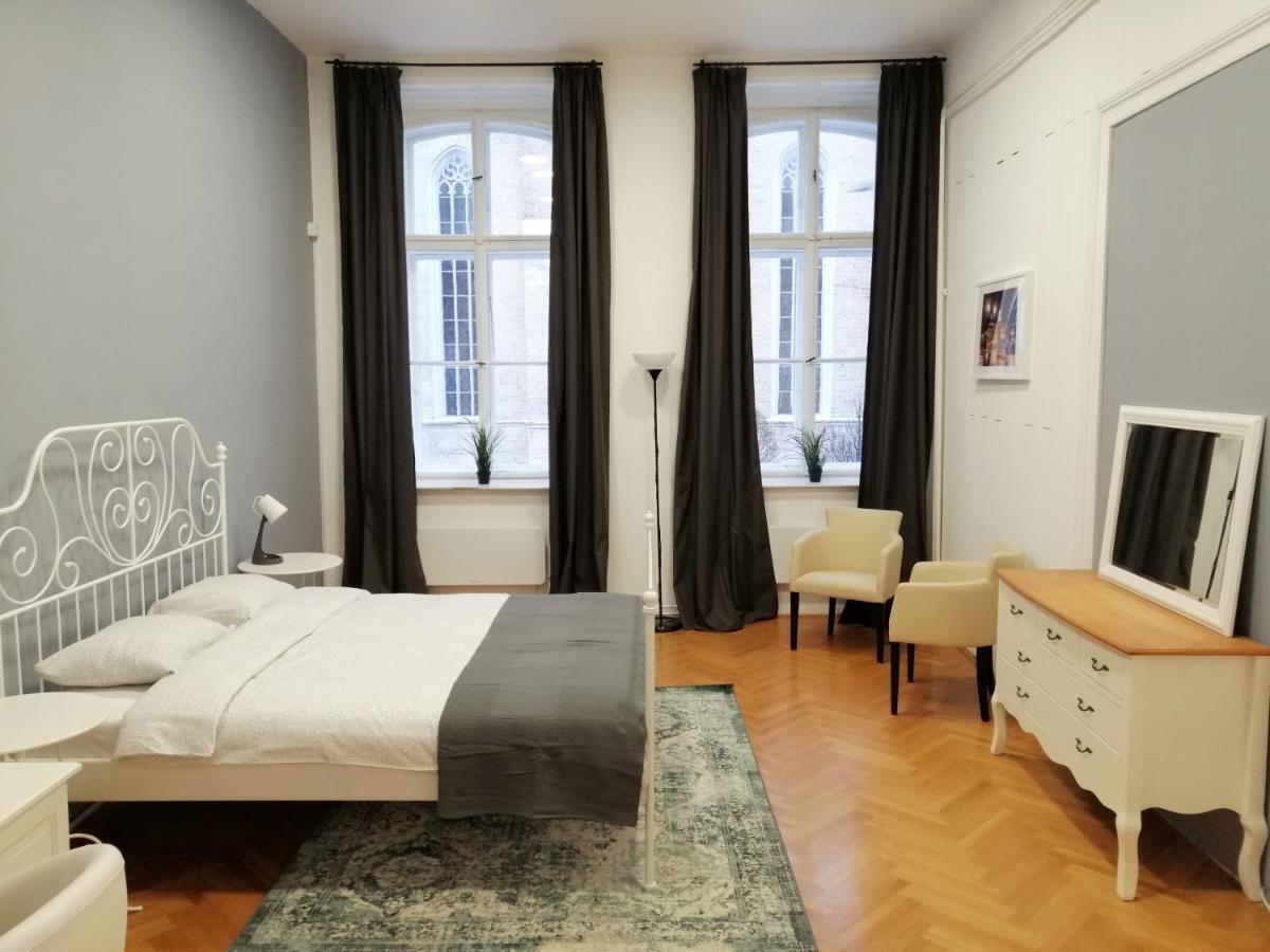 Filinhome Zmaj Jovina Suite Нови Сад Екстериор снимка
