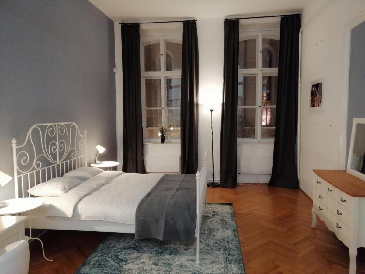 Filinhome Zmaj Jovina Suite Нови Сад Екстериор снимка